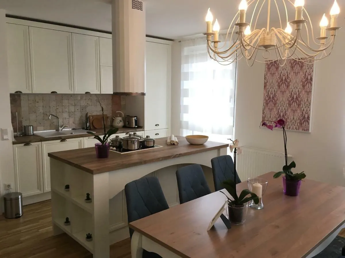 White Vintage Park View Apartment Vienna 0*,  Austria