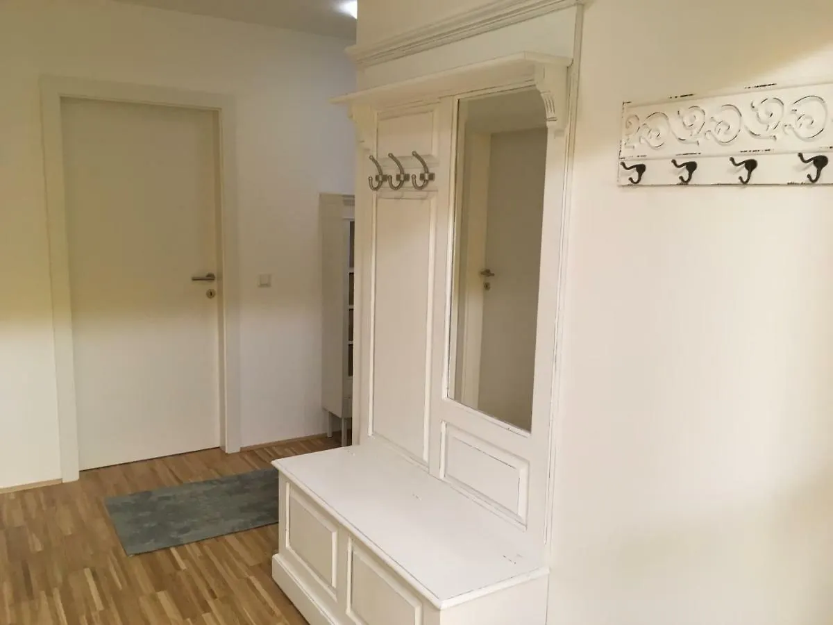 White Vintage Park View Apartment Vienna