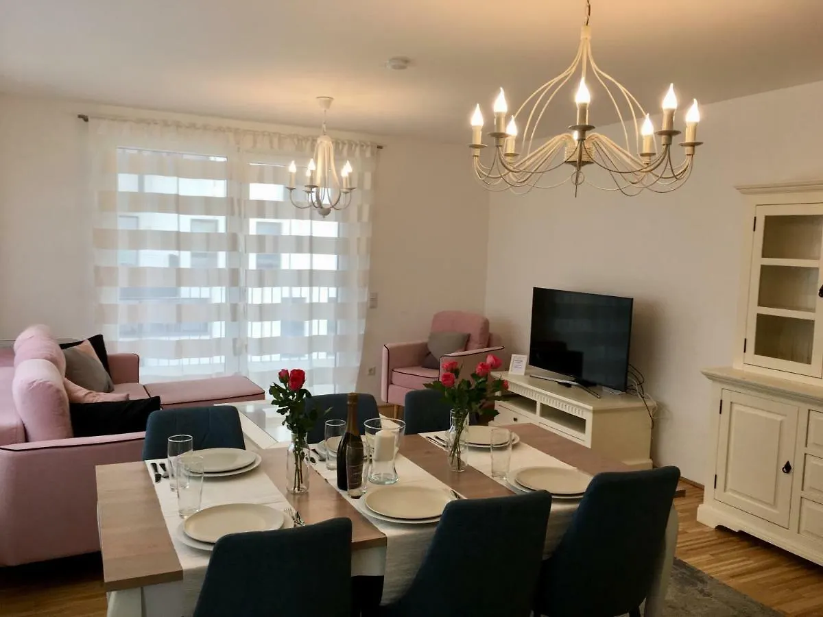White Vintage Park View Apartment Vienna Austria