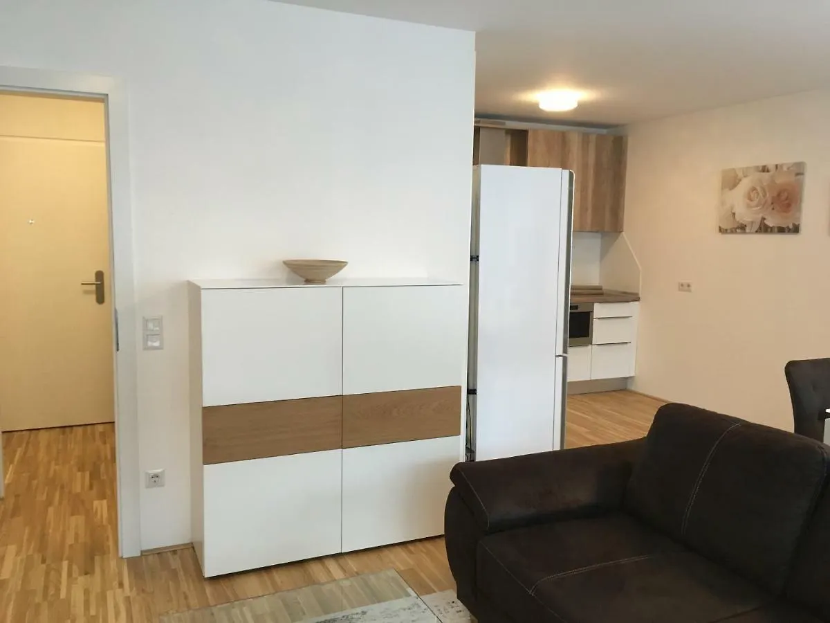White Vintage Park View Apartment Vienna Austria