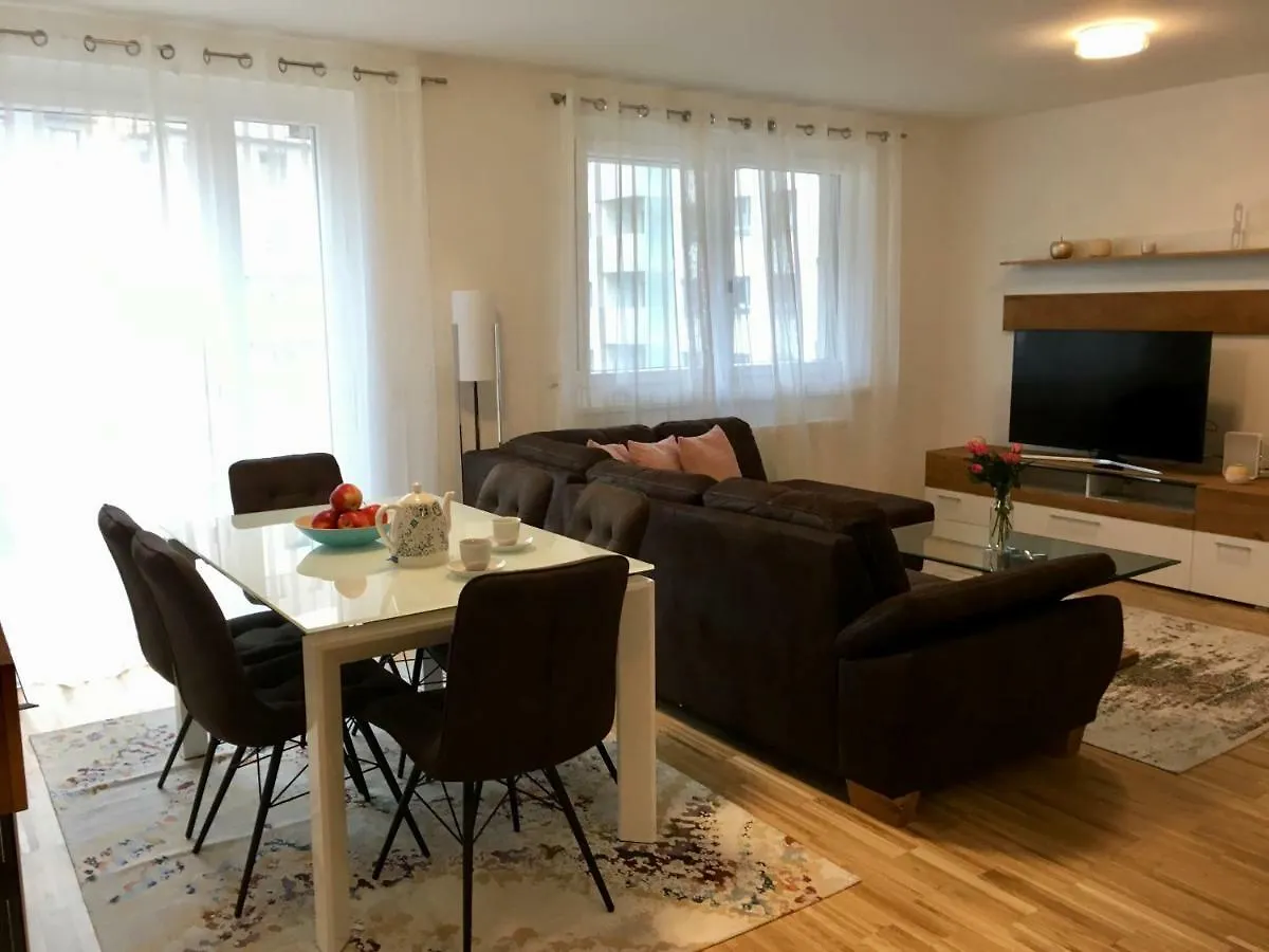 White Vintage Park View Apartment Vienna 0*,  Austria