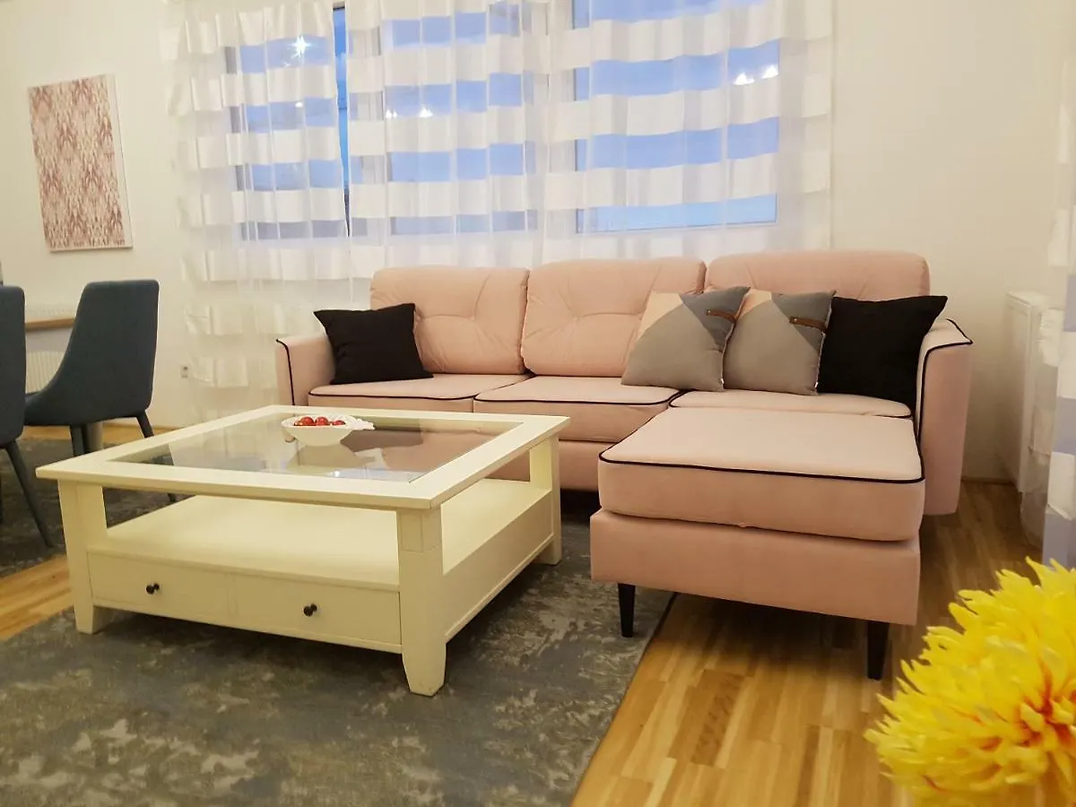 White Vintage Park View Apartment Viena Austria