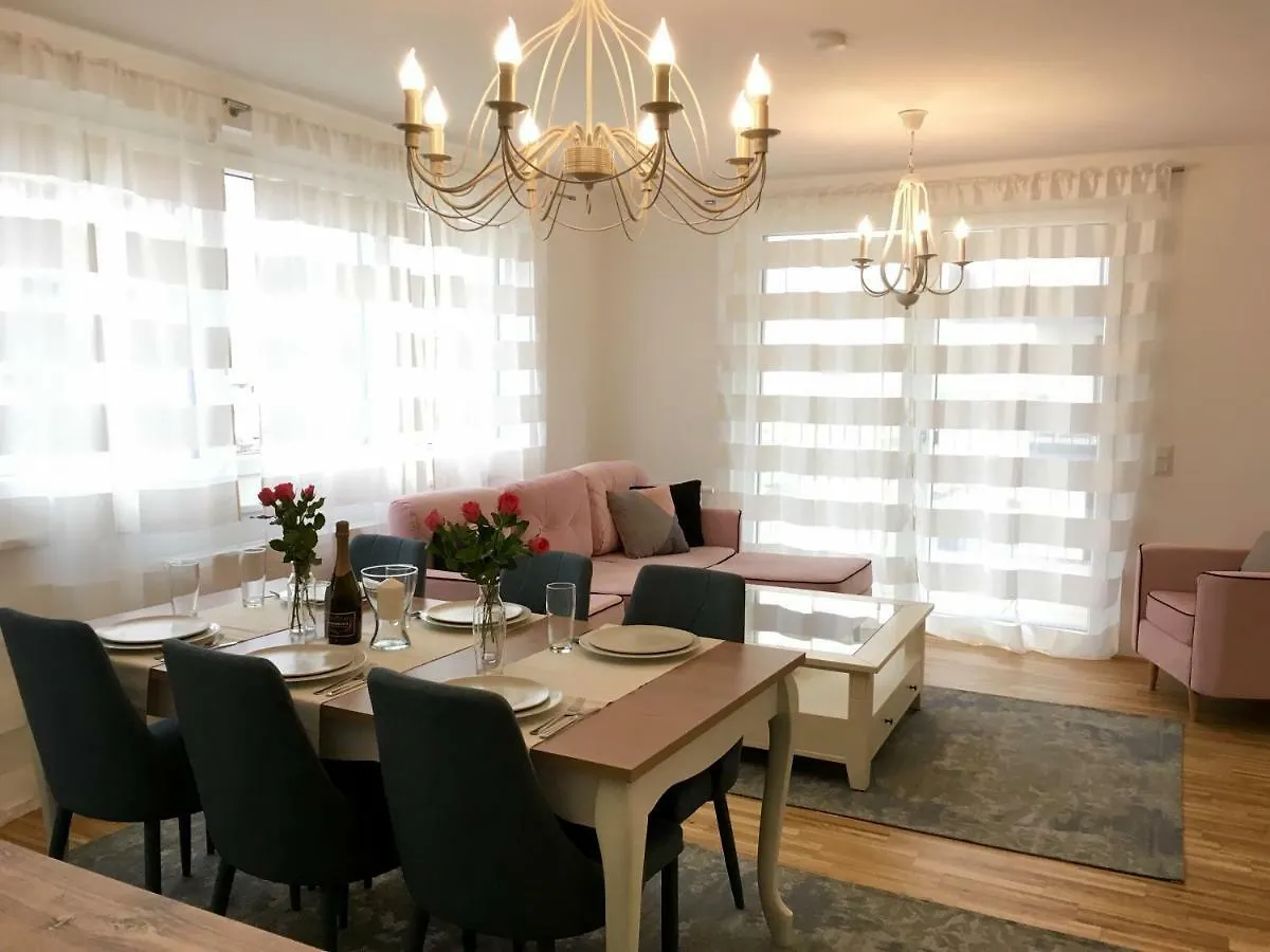 White Vintage Park View Apartment Viena