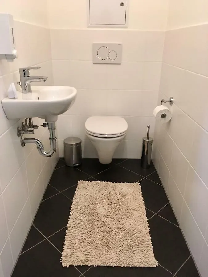 White Vintage Park View Apartment Viena