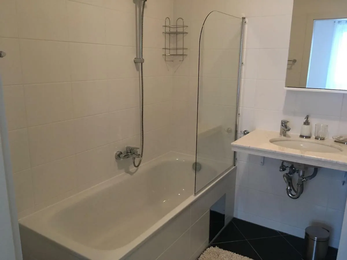 White Vintage Park View Apartment Viena